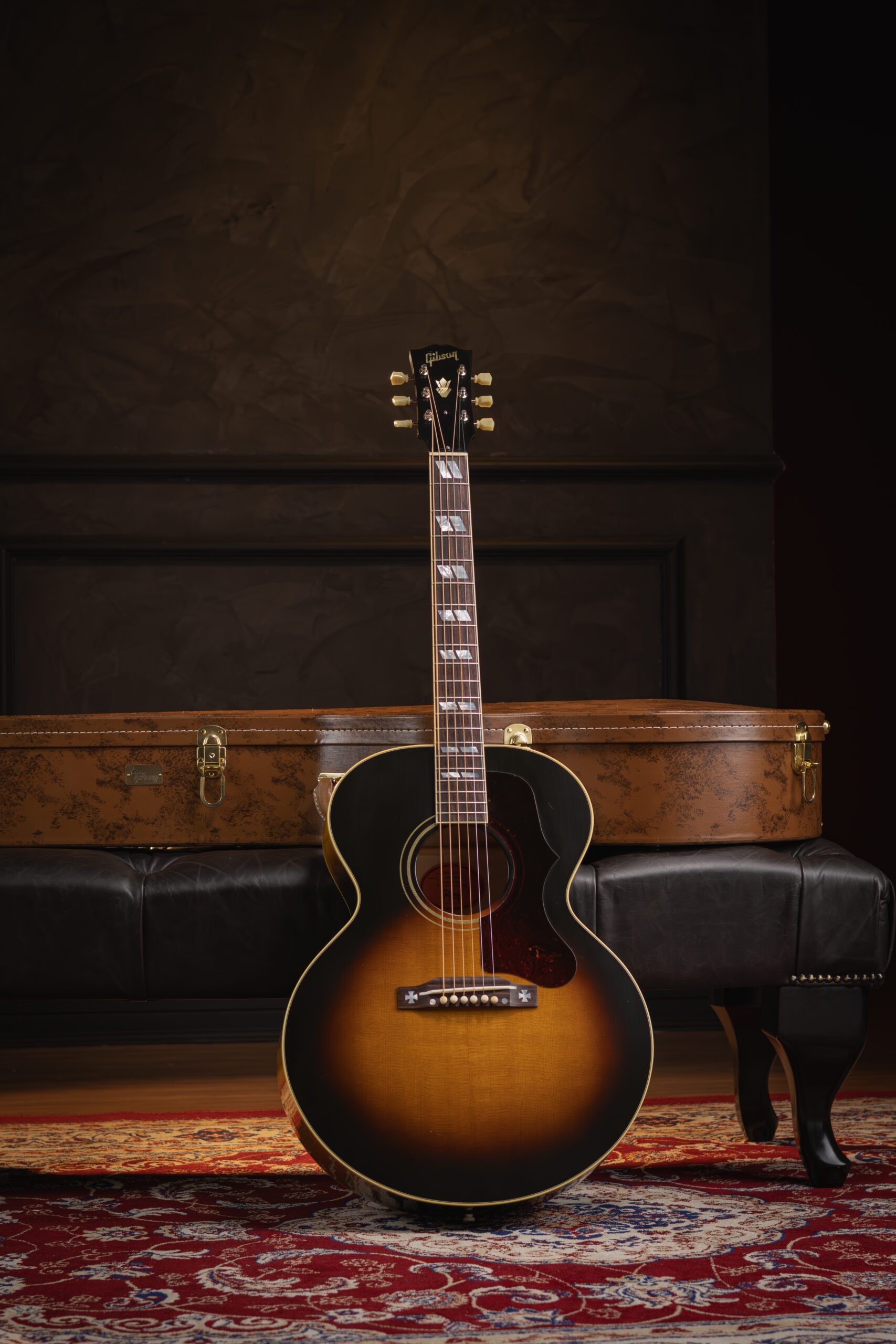 Gibson Custom Shop 1952 J-185 Vintage Sunburst 2025 disponível na Zanon Guitars